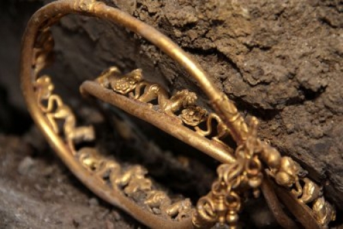 Болгариядан әлемдегі ежелгі алтын әшекей бұйым табылды