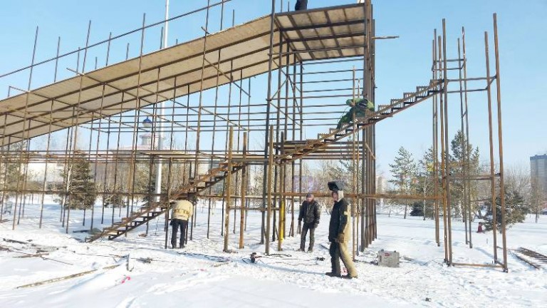 Астанада үлкен сырғанақ жасалып жатыр