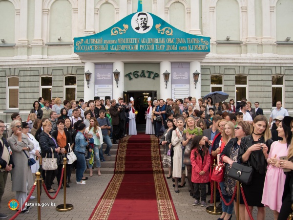 Орыс драма театрында 115-ші мерейтойлық театрлық маусым жабылды