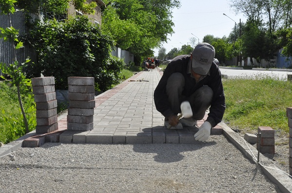 Бәйдібекте ауылдарды көркейту жұмыстары жанданып келеді