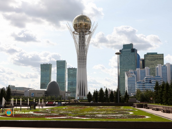 Астанада Нұржол желегінде 900 артық ақылы тұрақ орны жасалады