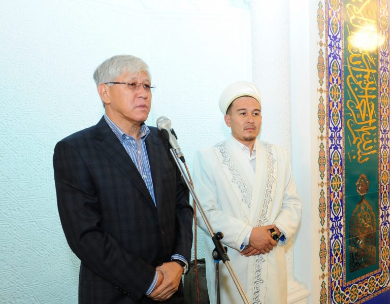 Алматы облысының әкімі А. Баталов Құрбан айт мерекесімен құттықтады