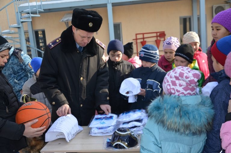 Алматы облысының полицейлері Тәуелсіздіктің 25 жылдығына орай арнайы акция бастады