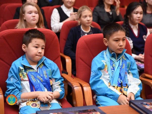 Әсет Исекешев: біздің оқушылар идеялардың ерекшелігі жөнінен студенттердің келесі буынын басып озды