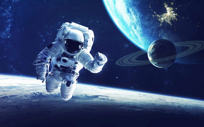 Cosmonauts_Surface_of_planets_525931_5200x3250